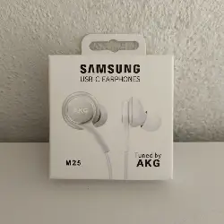 AKG M25 - USB-C